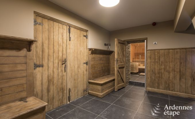 Kasteel in Erez�e voor 12/15 personen in de Ardennen