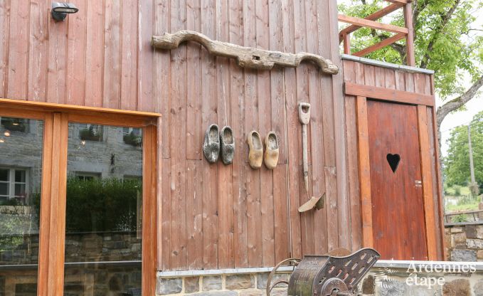 Ruime woning voor 12 personen in Ereze, 6 slaapkamers, sauna, jacuzzi, speelkamer, Ardennen