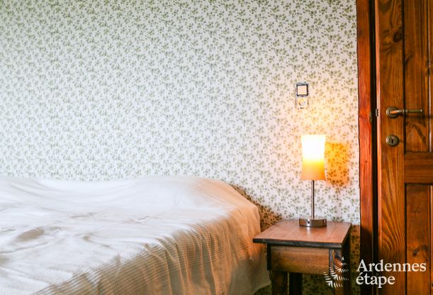 Ruime woning voor 12 personen in Ereze, 6 slaapkamers, sauna, jacuzzi, speelkamer, Ardennen