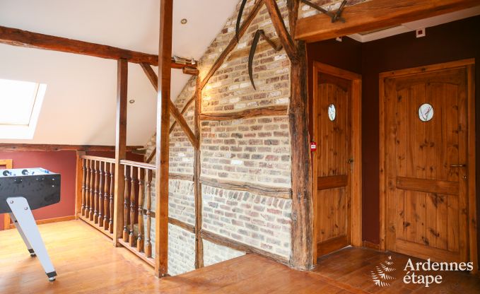 Ruime woning voor 12 personen in Ereze, 6 slaapkamers, sauna, jacuzzi, speelkamer, Ardennen