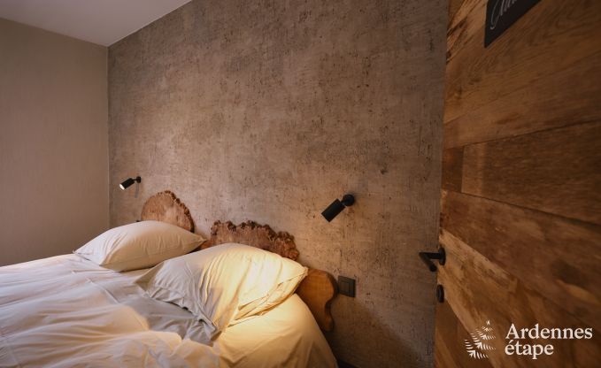 Luxueuze villa in Ereze met 9 slaapkamers, 9 badkamers, binnenzwembad, sauna en grote tuin voor 24 personen