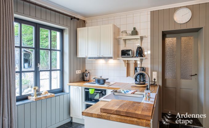 Charmante vakantiewoning voor 6 personen in �rez�e met 3 slaapkamers, priv�terras en houtkachel nabij de rustige Aisne-rivier