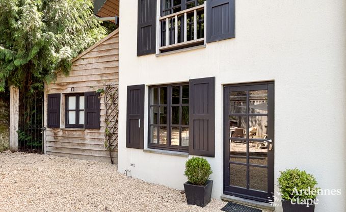 Charmante vakantiewoning voor 6 personen in �rez�e met 3 slaapkamers, priv�terras en houtkachel nabij de rustige Aisne-rivier