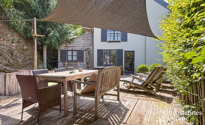 Charmante vakantiewoning voor 6 personen in �rez�e met 3 slaapkamers, priv�terras en houtkachel nabij de rustige Aisne-rivier