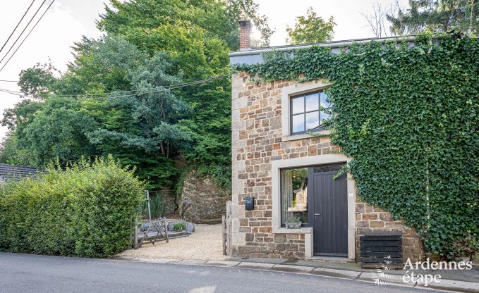 Charmante vakantiewoning voor 6 personen in �rez�e met 3 slaapkamers, priv�terras en houtkachel nabij de rustige Aisne-rivier