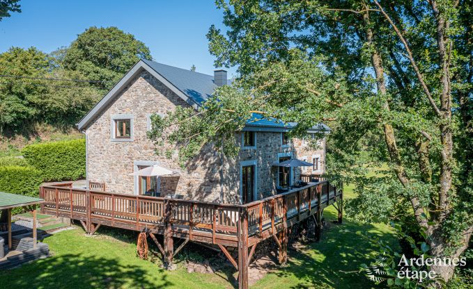 Vakantiehuis met overgedekte jacuzzi in Erez�e voor 16 personen in de Ardennen