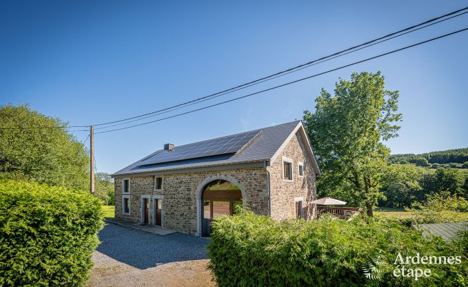 Vakantiehuis met overgedekte jacuzzi in Erez�e voor 16 personen in de Ardennen