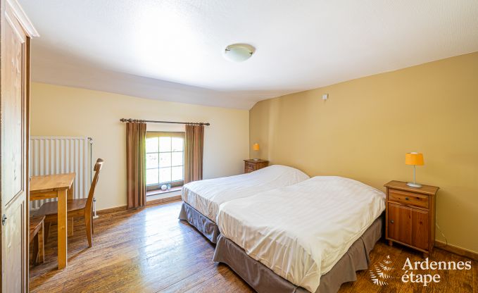 Vakantiehuis met overgedekte jacuzzi in Erez�e voor 16 personen in de Ardennen