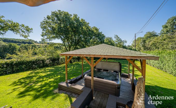 Vakantiehuis met overgedekte jacuzzi in Erez�e voor 16 personen in de Ardennen