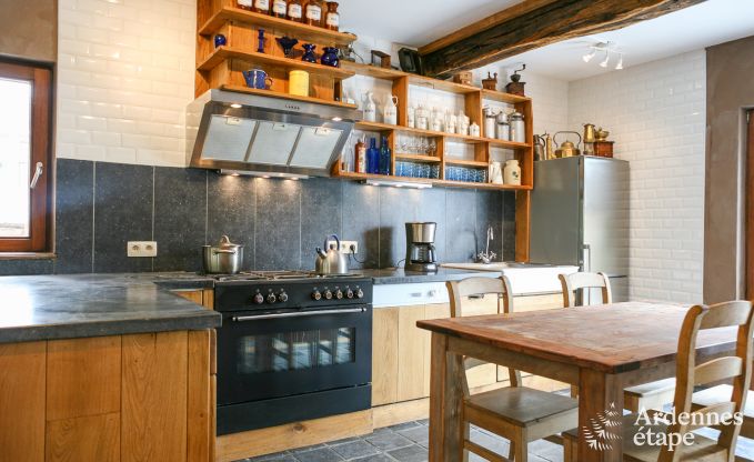 Ruime woning voor 12 personen in Erez�e, 6 slaapkamers, sauna, jacuzzi, speelkamer, Ardennen