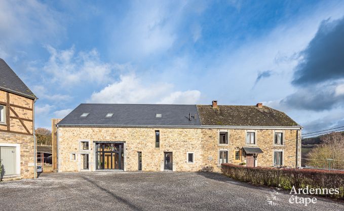 Ruim vakantiehuis in Erez�e met zwembad en fitnessruimte voor 38 sportievelingen