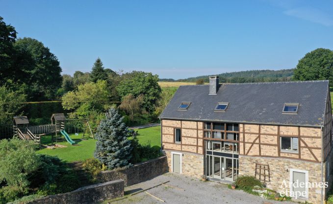 Ruim vakantiehuis in Erez�e met zwembad en fitnessruimte voor 38 sportievelingen