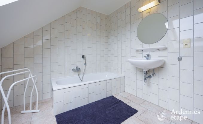 Ruim vakantiehuis in Erez�e met zwembad en fitnessruimte voor 38 sportievelingen