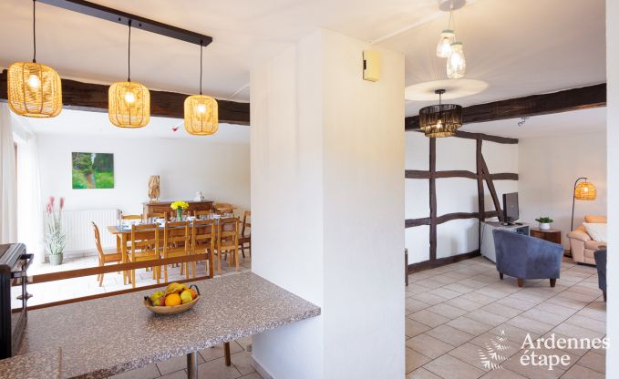 Ruim vakantiehuis in Erez�e met zwembad en fitnessruimte voor 38 sportievelingen