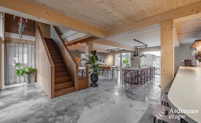 Ruim vakantiehuis in Erez�e met zwembad en fitnessruimte voor 38 sportievelingen