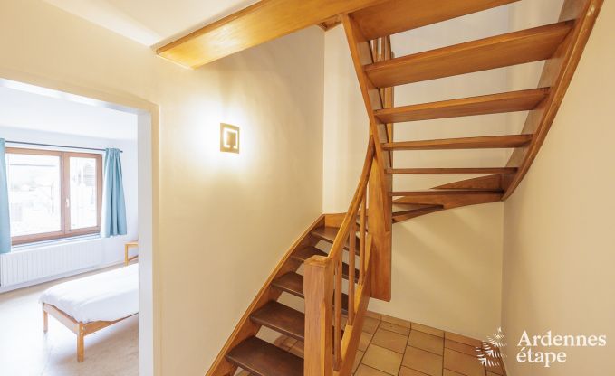 Ruim vakantiehuis in Erez�e met zwembad en fitnessruimte voor 38 sportievelingen