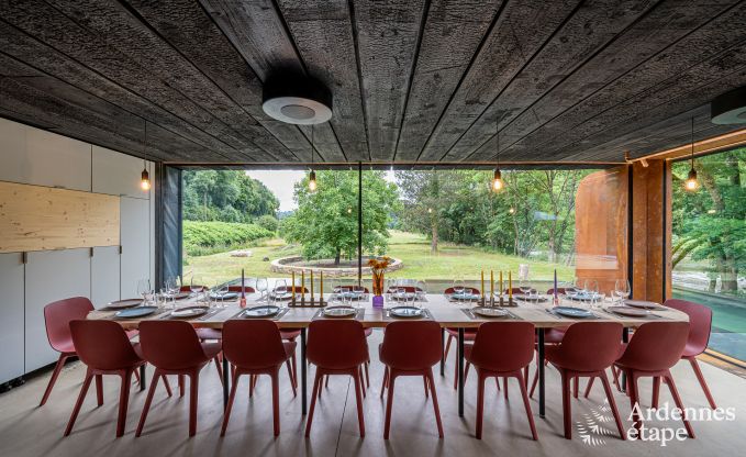 Afgelegen vakantiewoning in Esneux voor 12 personen met 6 slaapkamers, 7 badkamers, jacuzzi en zwembad