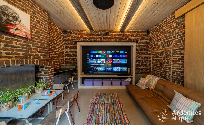 Afgelegen vakantiewoning in Esneux voor 12 personen met 6 slaapkamers, 7 badkamers, jacuzzi en zwembad