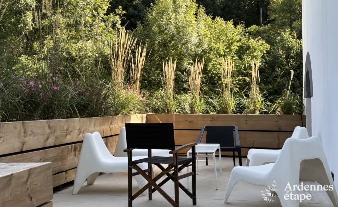 Afgelegen vakantiewoning in Esneux voor 12 personen met 6 slaapkamers, 7 badkamers, jacuzzi en zwembad