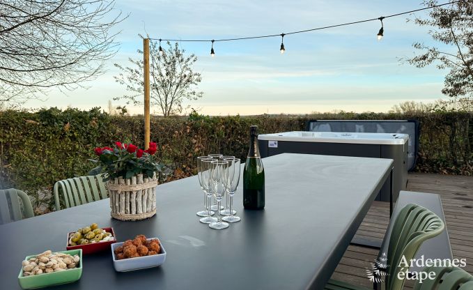 Ruim vakantiehuis voor 12 personen in Eupen met 5 slaapkamers, 5 badkamers, jacuzzi en priv�tuin