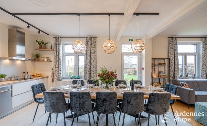 Ruim vakantiehuis voor 12 personen in Eupen met 5 slaapkamers, 5 badkamers, jacuzzi en priv�tuin