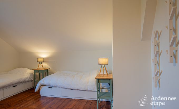 Ruim vakantiehuis voor 12 personen in Eupen met 5 slaapkamers, 5 badkamers, jacuzzi en priv�tuin