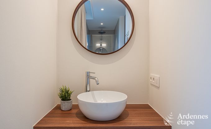 Ruim vakantiehuis voor 12 personen in Eupen met 5 slaapkamers, 5 badkamers, jacuzzi en priv�tuin