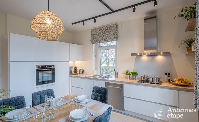 Ruim vakantiehuis voor 12 personen in Eupen met 5 slaapkamers, 5 badkamers, jacuzzi en priv�tuin