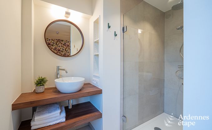 Ruim vakantiehuis voor 12 personen in Eupen met 5 slaapkamers, 5 badkamers, jacuzzi en priv�tuin