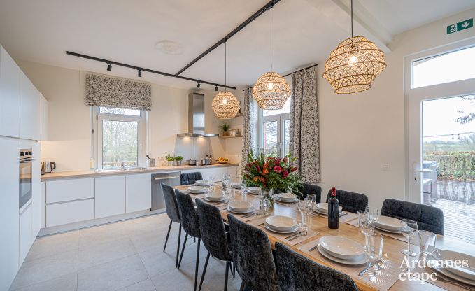 Ruim vakantiehuis voor 12 personen in Eupen met 5 slaapkamers, 5 badkamers, jacuzzi en priv�tuin