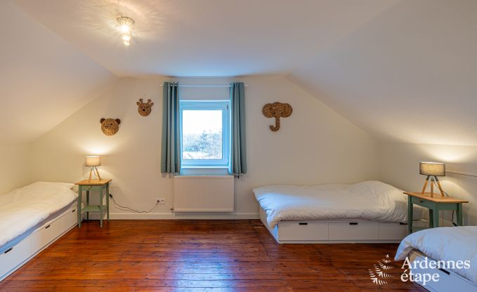 Ruim vakantiehuis voor 12 personen in Eupen met 5 slaapkamers, 5 badkamers, jacuzzi en priv�tuin