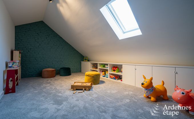 Ruim vakantiehuis voor 12 personen in Eupen met 5 slaapkamers, 5 badkamers, jacuzzi en priv�tuin