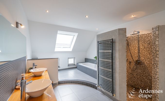 Comfortabel huis voor 7 personen in Eupen met 4 slaapkamers, moderne keuken, priv�terras en tuin