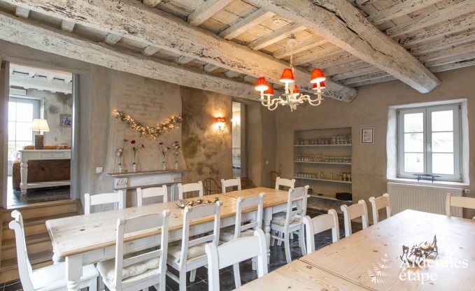 Authentiek vakantiehuis voor 32 personen in Maredsous, in de vallei van de Molign�e