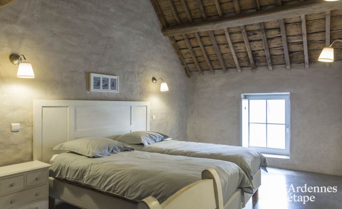 Authentiek vakantiehuis voor 32 personen in Maredsous, in de vallei van de Molign�e