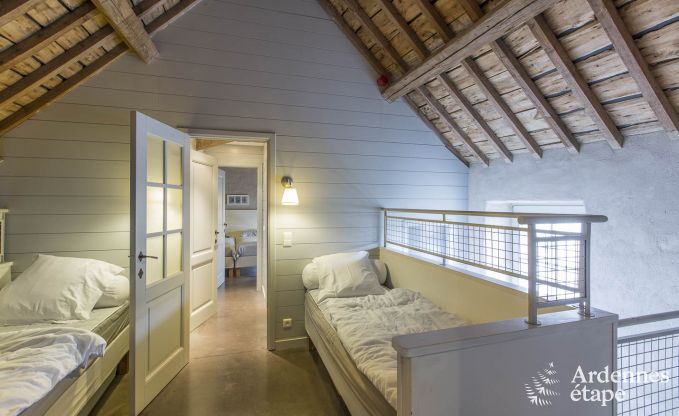 Authentiek vakantiehuis voor 32 personen in Maredsous, in de vallei van de Molign�e