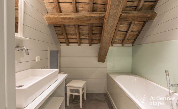 Authentiek vakantiehuis voor 32 personen in Maredsous, in de vallei van de Moligne