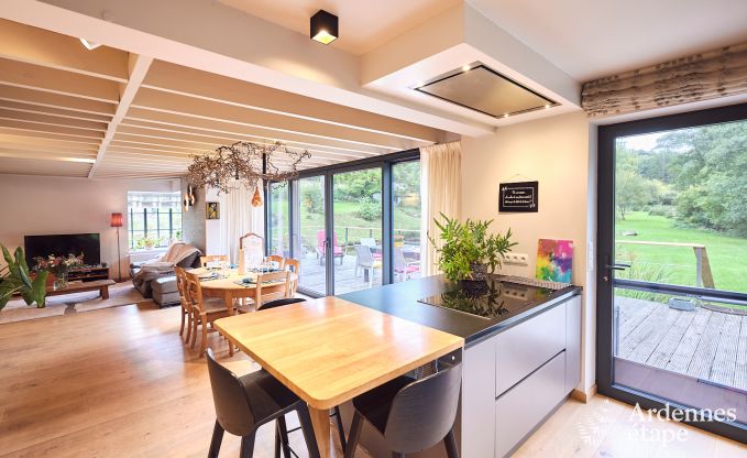 Charmante chalet voor 2 personen in Ferrires met houtkachel, tuin en
privterras aan het water