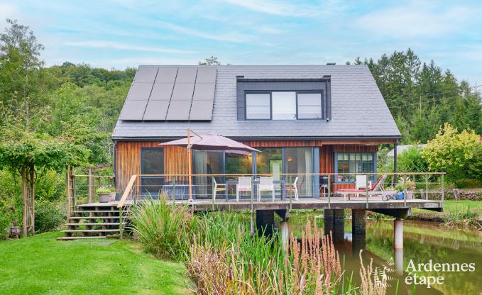 Charmante chalet voor 2 personen in Ferrires met houtkachel, tuin en
privterras aan het water