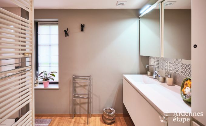 Charmante chalet voor 2 personen in Ferrires met houtkachel, tuin en
privterras aan het water