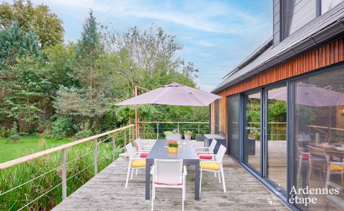 Charmante chalet voor 2 personen in Ferrires met houtkachel, tuin en
privterras aan het water