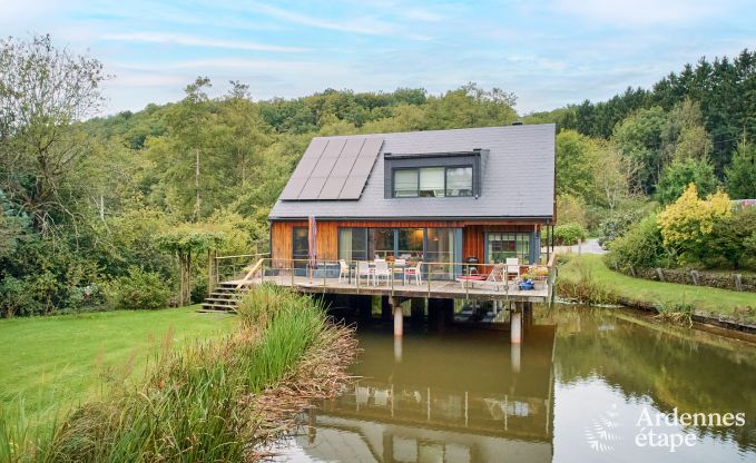 Charmante chalet voor 2 personen in Ferrires met houtkachel, tuin en
privterras aan het water