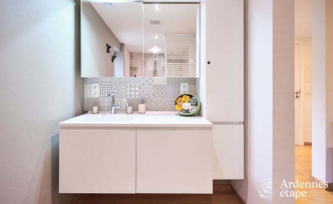 Charmante chalet voor 2 personen in Ferrires met houtkachel, tuin en
privterras aan het water