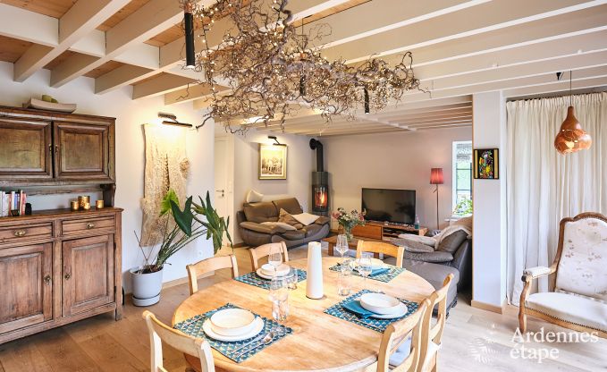 Charmante chalet voor 2 personen in Ferrires met houtkachel, tuin en
privterras aan het water