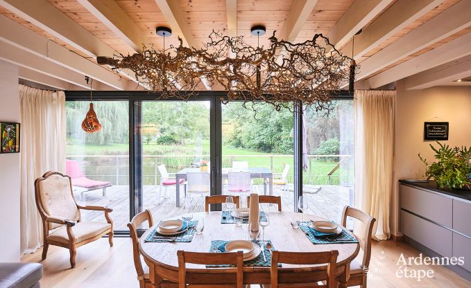 Charmante chalet voor 2 personen in Ferrires met houtkachel, tuin en
privterras aan het water