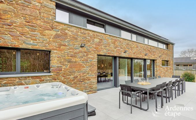 Luxe villa in Ferri�res Ardennen, 15 personen, 7 slaapkamers, spa, verwarmd zwembad, priv� tuin, aangepaste voorzieningen