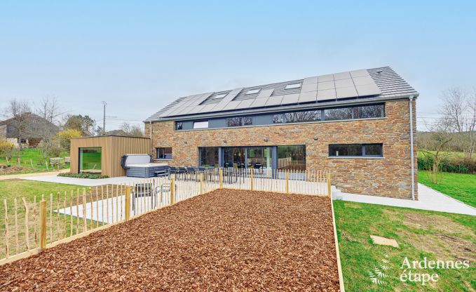 Luxe villa in Ferri�res Ardennen, 15 personen, 7 slaapkamers, spa, verwarmd zwembad, priv� tuin, aangepaste voorzieningen