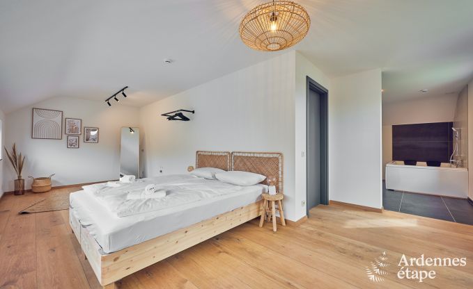 Luxe villa in Ferri�res Ardennen, 15 personen, 7 slaapkamers, spa, verwarmd zwembad, priv� tuin, aangepaste voorzieningen