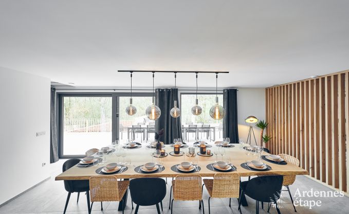 Luxe villa in Ferri�res Ardennen, 15 personen, 7 slaapkamers, spa, verwarmd zwembad, priv� tuin, aangepaste voorzieningen