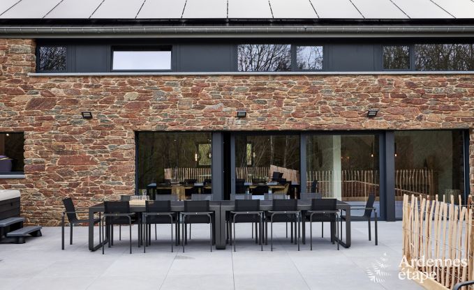 Luxe villa in Ferri�res Ardennen, 15 personen, 7 slaapkamers, spa, verwarmd zwembad, priv� tuin, aangepaste voorzieningen